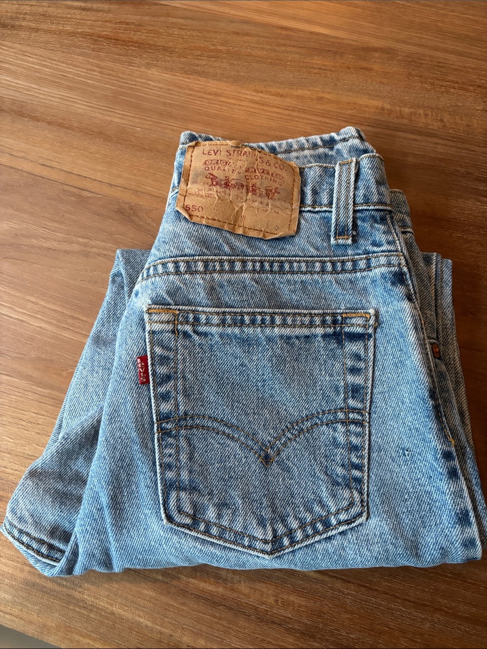 VINTAGE 90’S MADE IN THE USA LEVI’S TAPERED 550 8